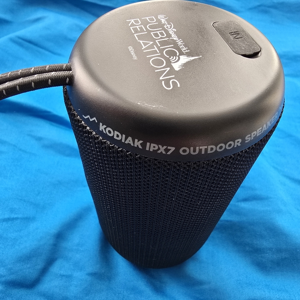 High Sierra Kodiak IPX7 Outdoor Bluetooth Speaker